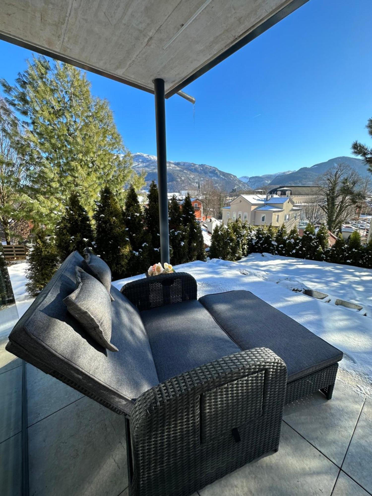 The View - Modern Panorama